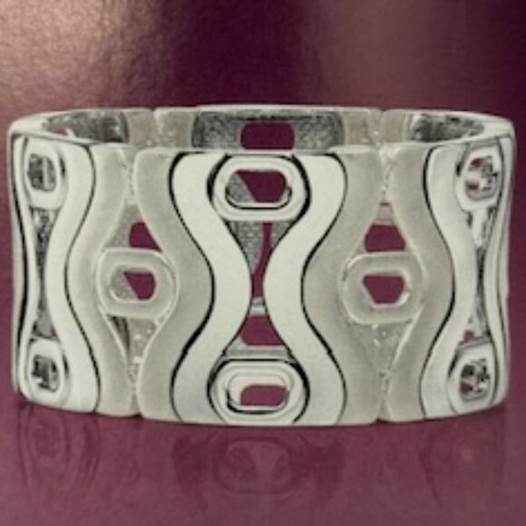 Lia Sophia "HOURGLASS" Stretch Bracelet - Picture 4 of 7